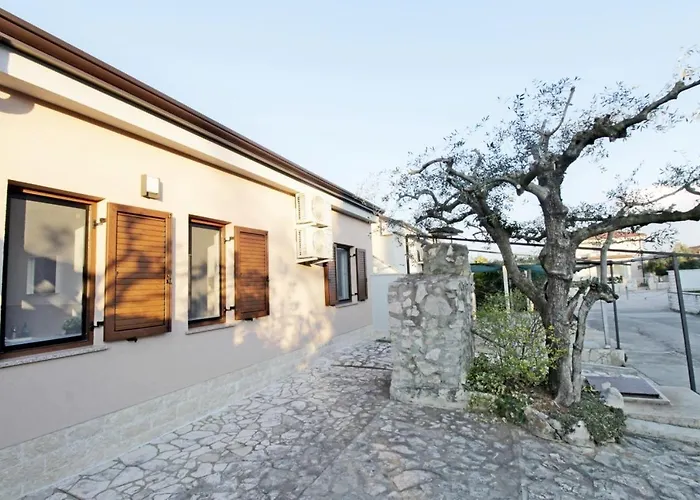 Gasthuis Sea View Melita Monterosso 3*